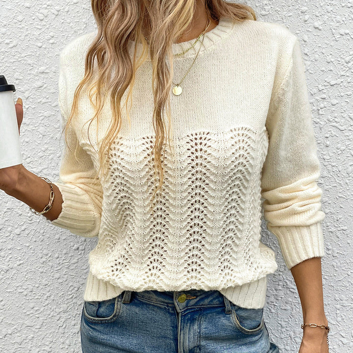 Knitted sweater for women with a refined wavy pattern as well as great flexibility Lune London