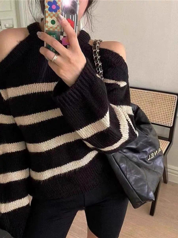 Pull oversized pour femmes avec design d'épaule dénudée et motif rayé Chic & Stil