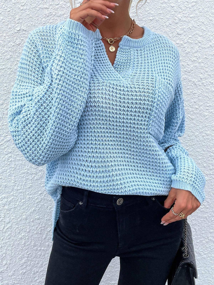 Casual knit sweater for women with V-neck and textured surface Lune London