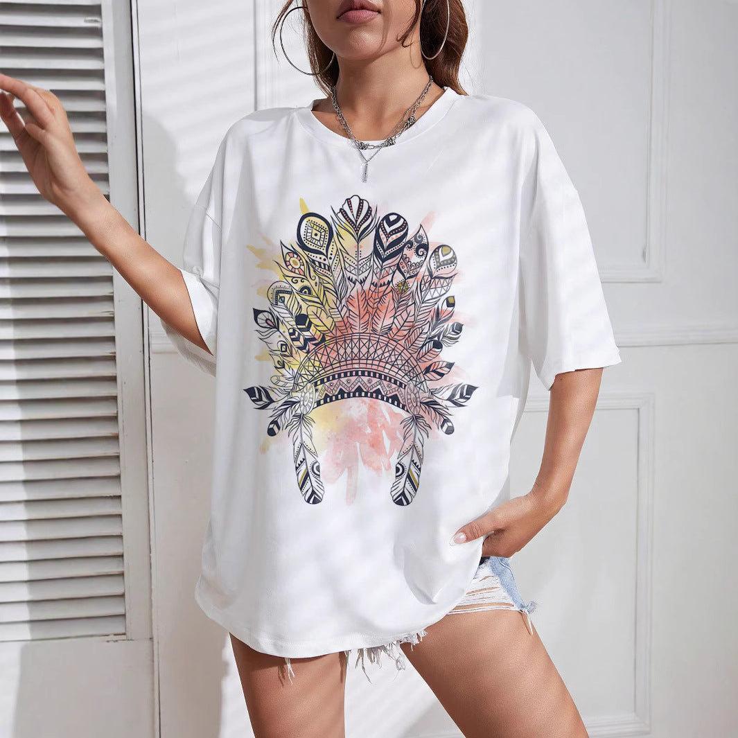 Casual T-shirt for women in plus sizes with graphic print Lune London
