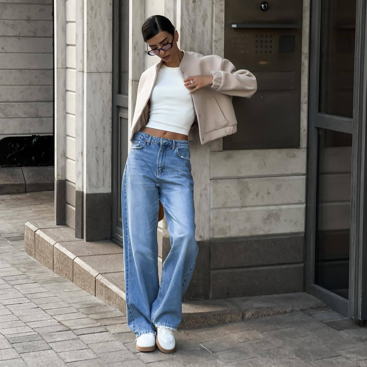 Casual bomber jacket for women with elastic cuffs and chic fashionable cut