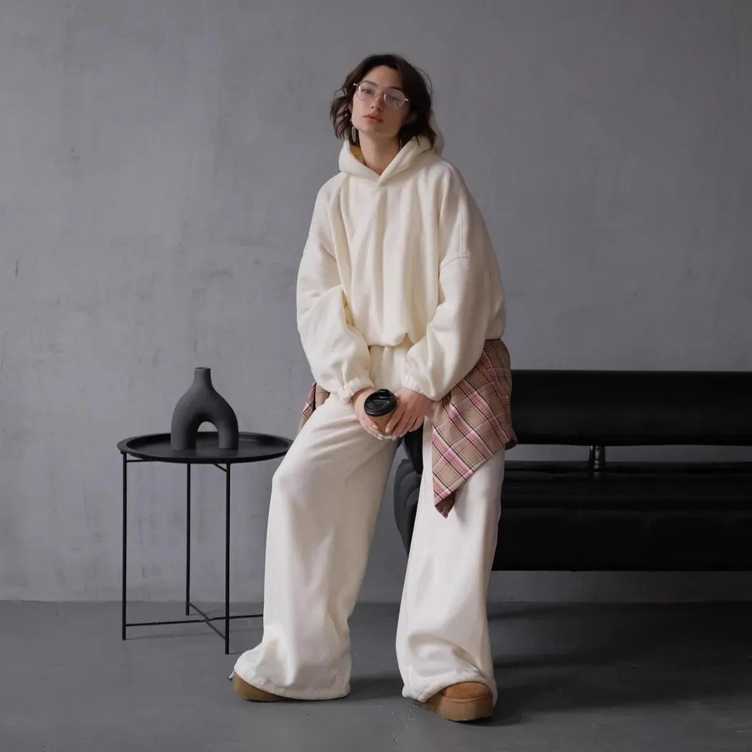 Ladies casual hoodie and loose jogger pants in soft fleece Lune London