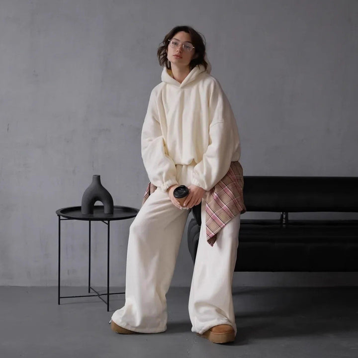 Ladies casual hoodie and loose jogger pants in soft fleece Lune London