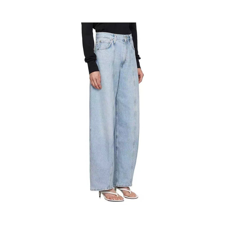 Ladies high-waisted wide denim pants with side pockets and modern details Lune London