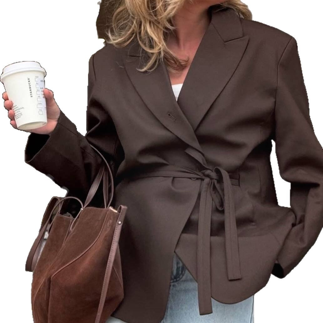 Elegant blazer jacket for women with belt at the waist Lune London