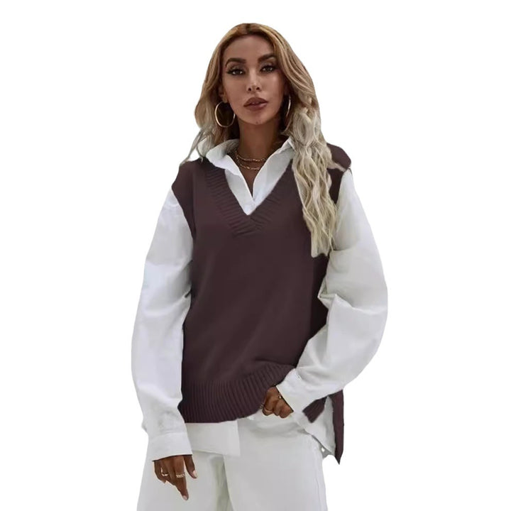 Knitted women's vest with a V-neck and elegant ribbed texture Lune London