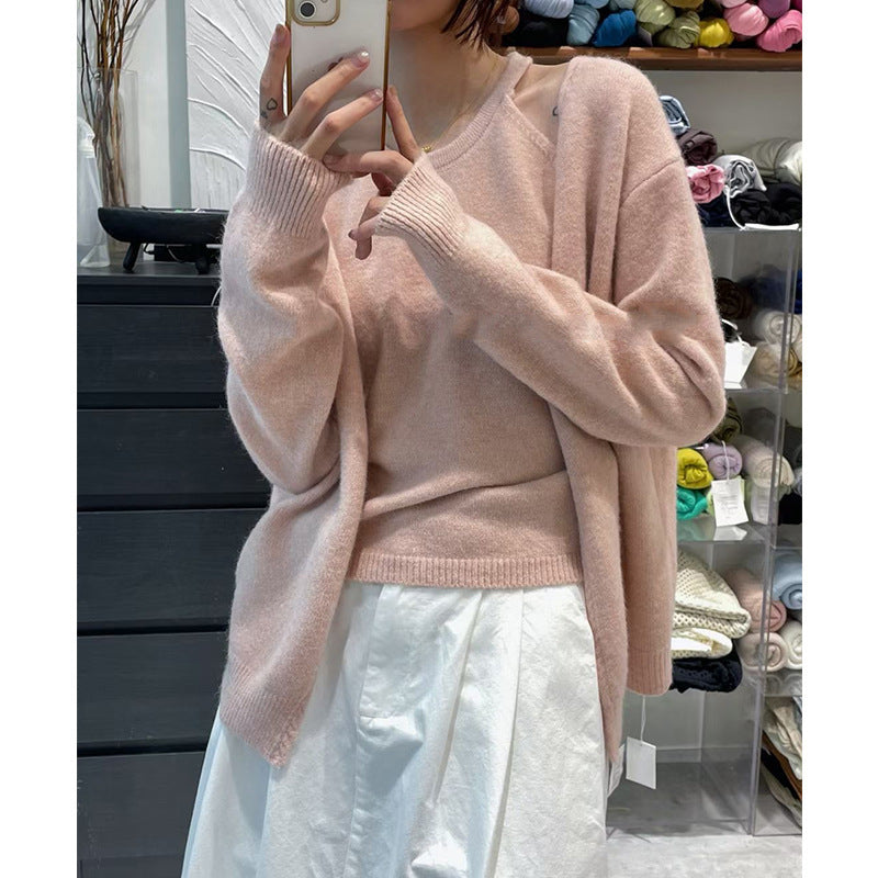 Warm wool cardigan for women with a modern cut and casual sleeves Lune London