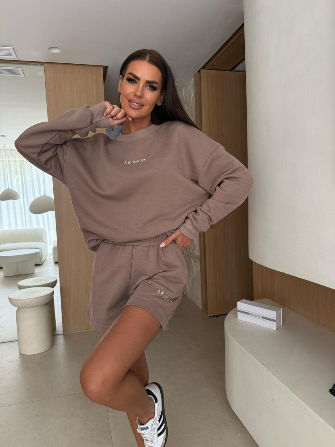 Women's casual leisure set with oversized sweatshirt and comfortable shorts Chic & Stil