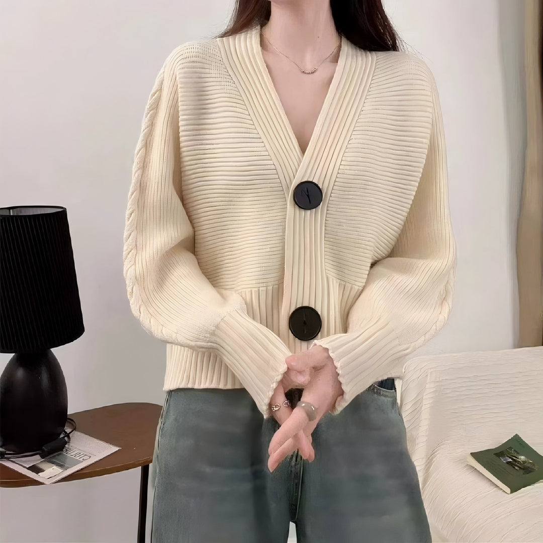 Cozy knit cardigan for women with a loose fit and large buttons Lune London