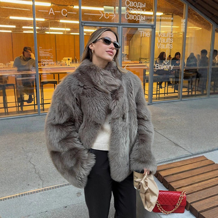 Women's luxurious faux fur coat with voluminous sleeves Lune London