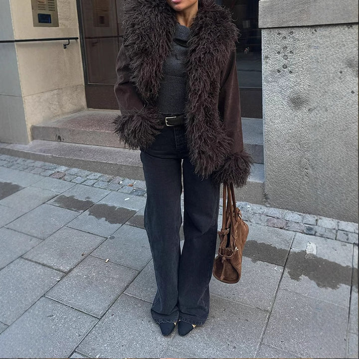 Short casual jacket for women in fluffy material with a unique cut Lune London