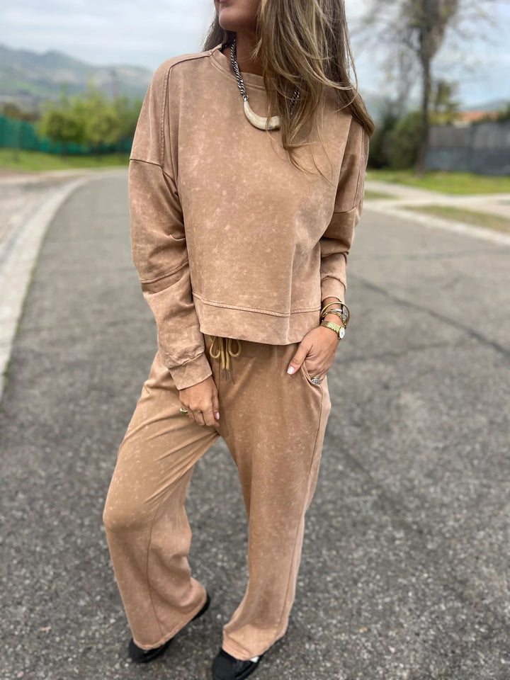 Women Casual Sweatshirt and Jogging Pants Set Chic & Stil