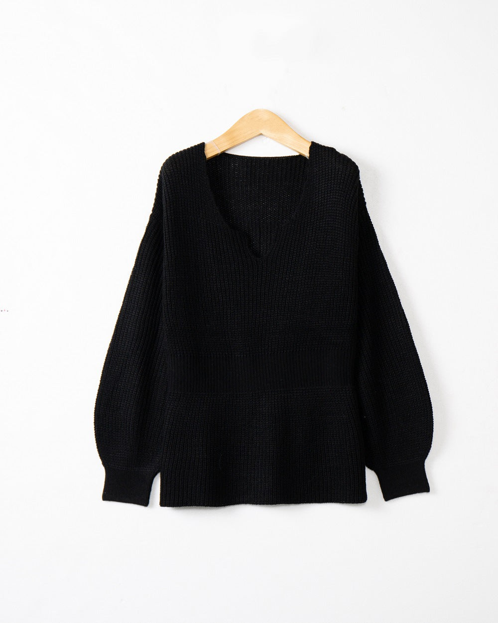 Chunky knit sweater for women with deep V-neck and relaxed fit Lune London