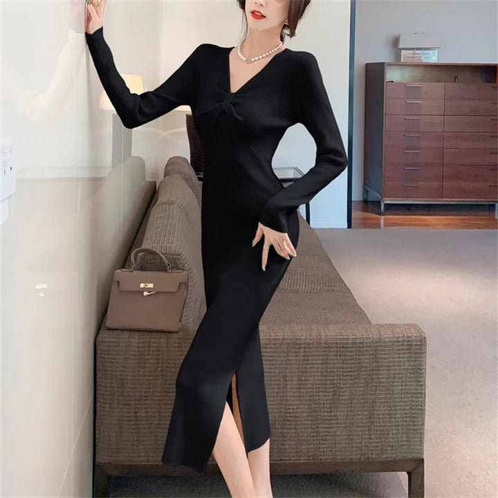 Knit dress for women with plunging V-neck and elegant ribbed structure Lune London