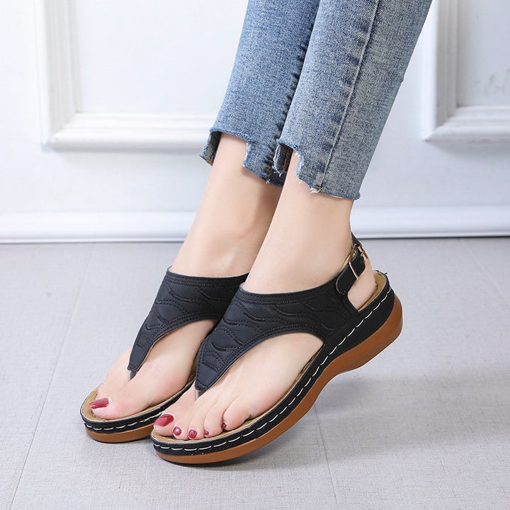 Women comfortable strappy sandals with ergonomic sole Lune London