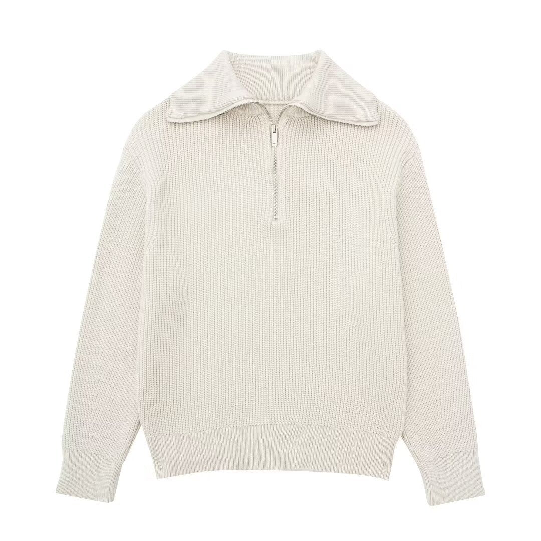 Knitted sweater for women with high collar and zipper Lune London