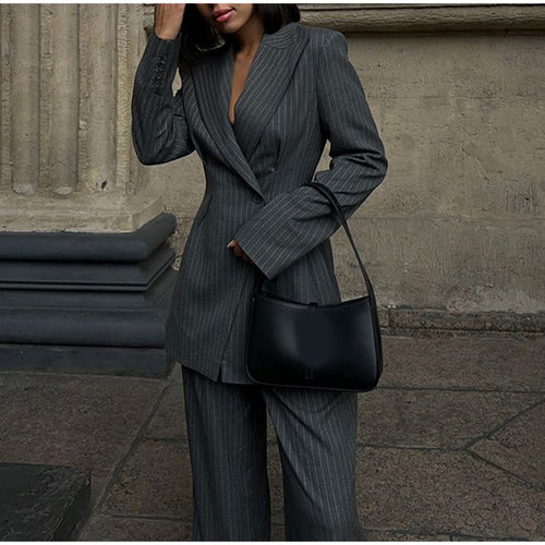 Elegant two-piece suit set for women with double button closure and wide leg Lune London