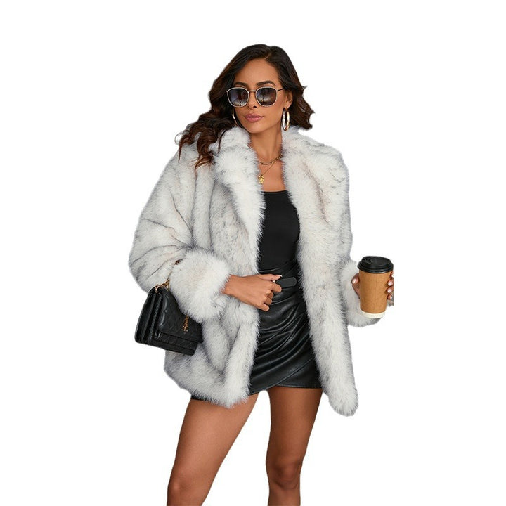 Ladies Luxurious Faux Fur Coat with Voluminous Collar Lune London