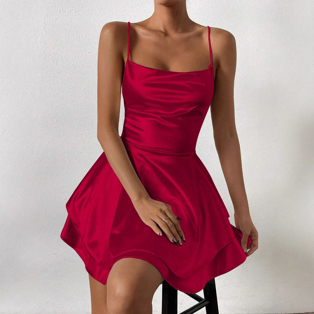 Robe décontractée féminine avec un design de bretelles délicates et une jupe évasée Chic & Stil