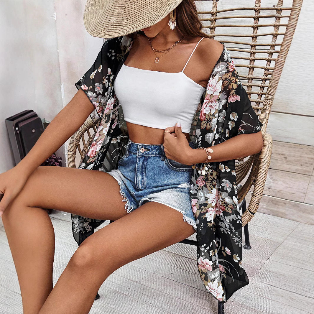 Ladies kimono with floral design and relaxed fit Lune London