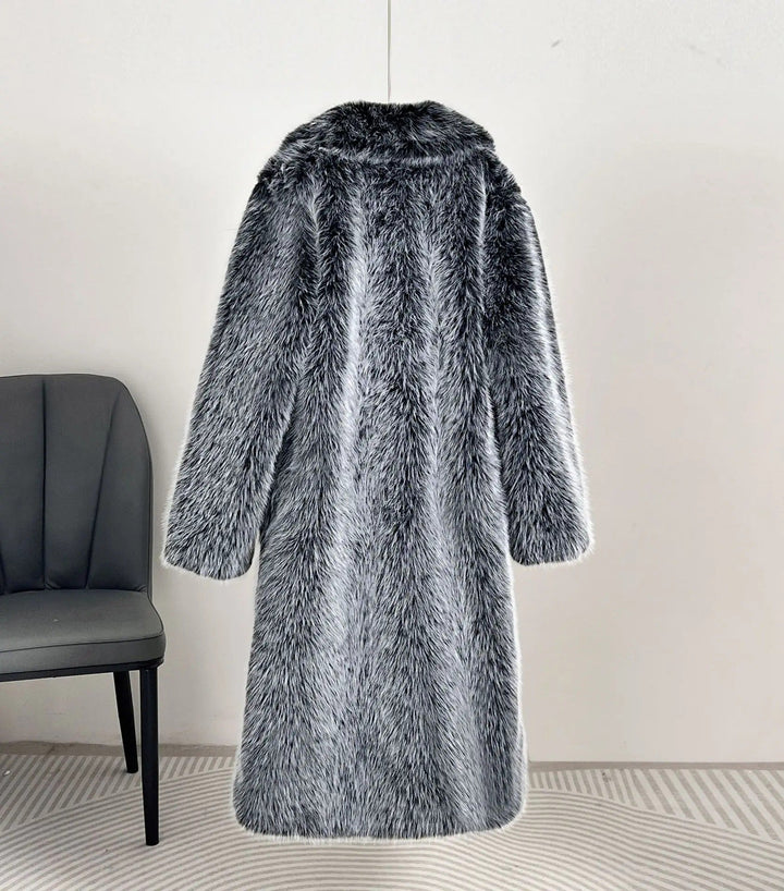Ladies Elegant Fur Coat with Large Pockets Chic Und Stil