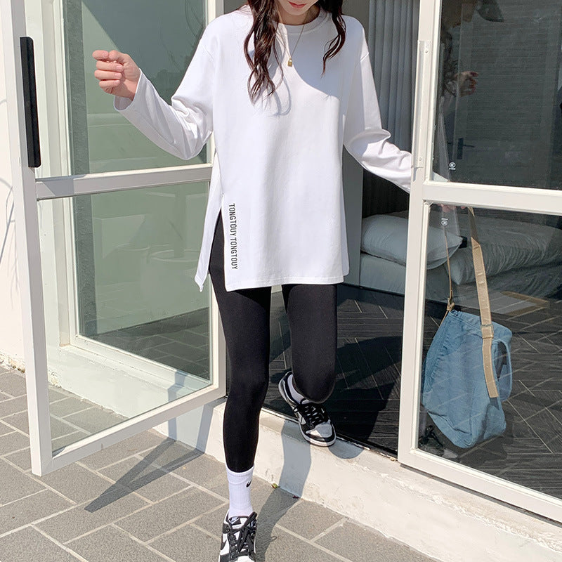 Women's casual long sleeve shirt with asymmetric cut and modern lettering Chic & Stil
