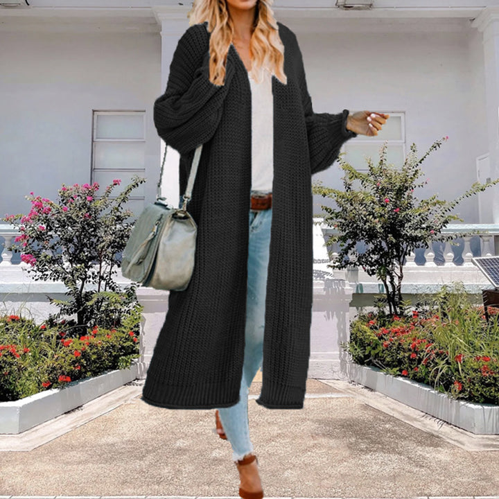 Ladies loose-fitting chunky knit cardigan with trendy details Lune Londonl