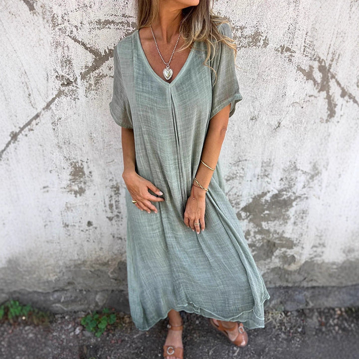 Casual maxi dress for women in lightweight fabric with V-neck and short sleeves Lune London