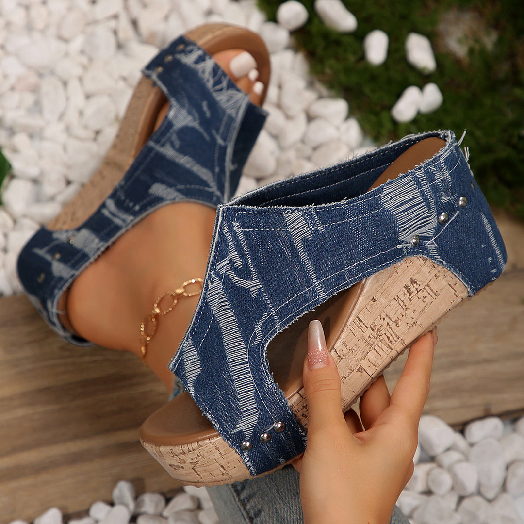 Wedge sandals for women with a trendy cork detail and a comfortable sole design Lune London