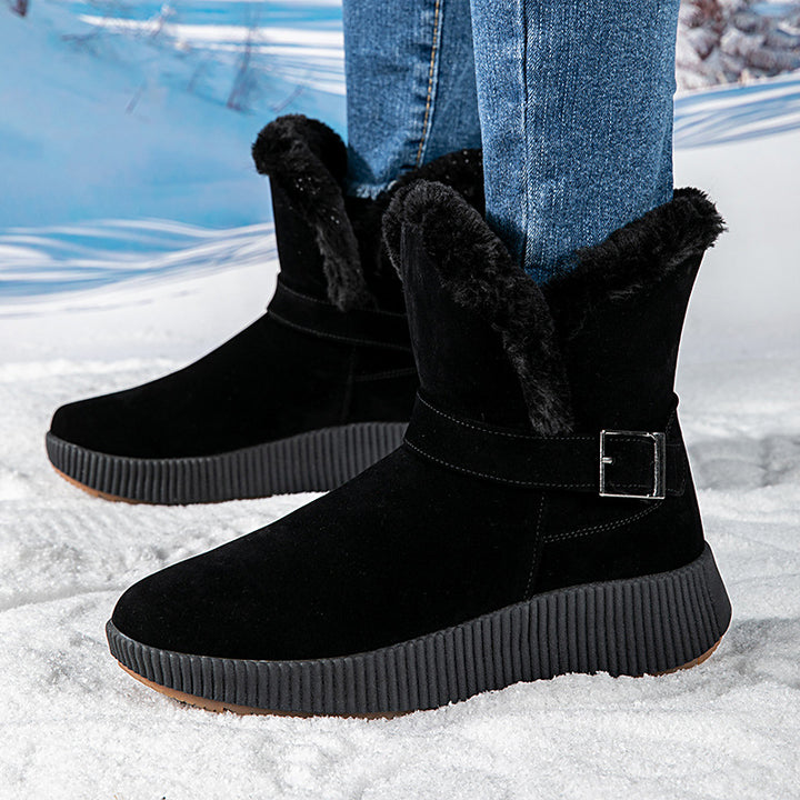 Women's winter boots lined with trendy buckle application and non-slip sole Lune London