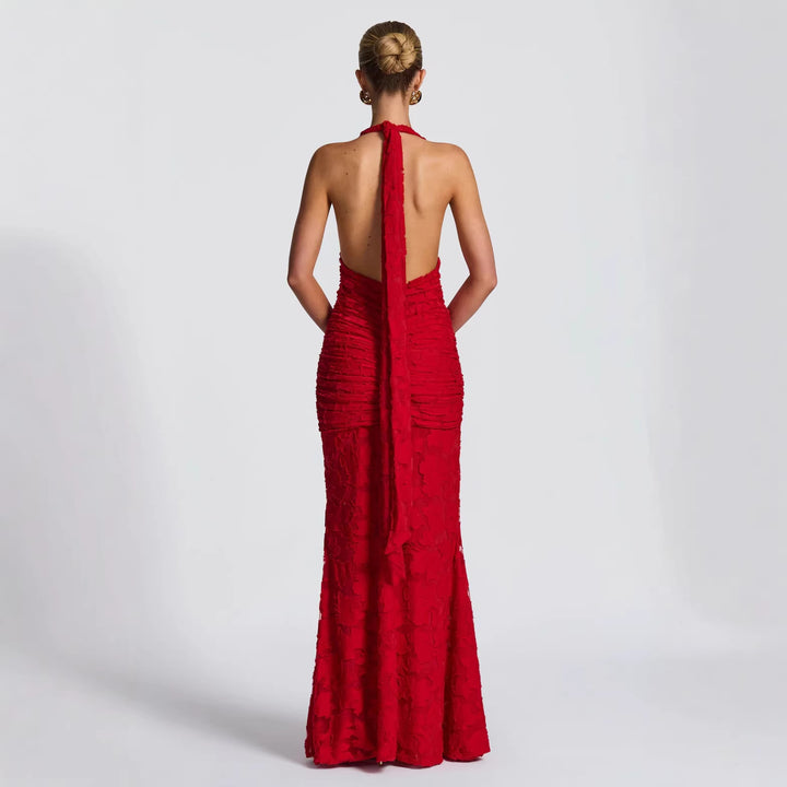 Glamorous evening dress for women with deep V-neck and ruched texture Chic & Stil