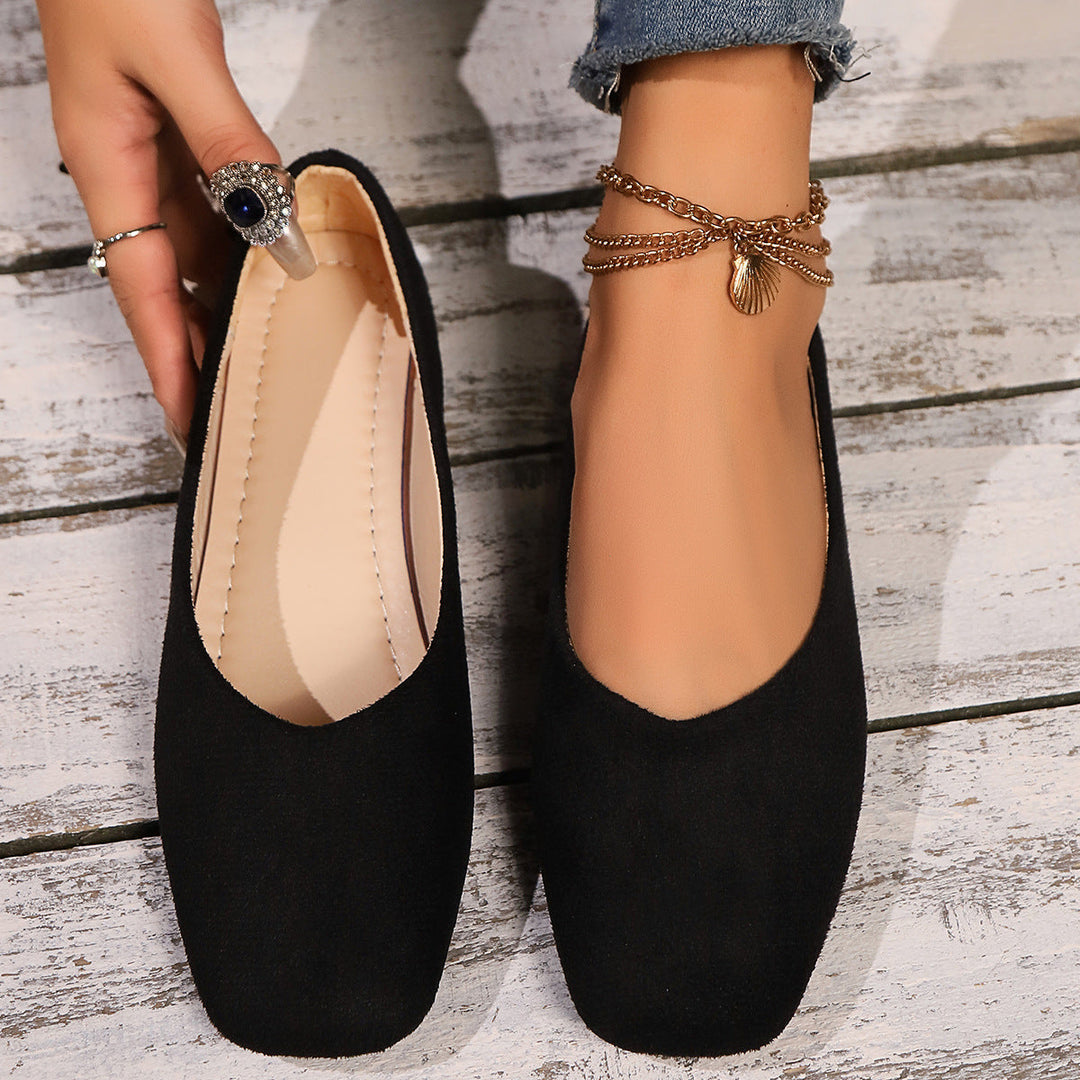 Women Classic Ballet Flats with Elegant Bow Design and Slip-Resistant Sole Lune London