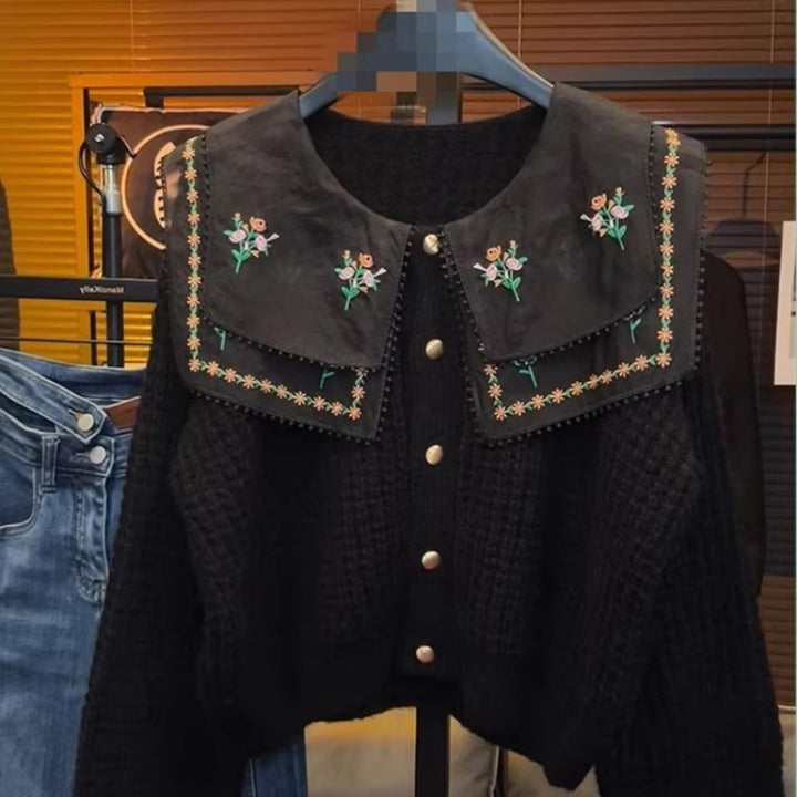 Ladies embroidered cardigan with wide collar Lune London