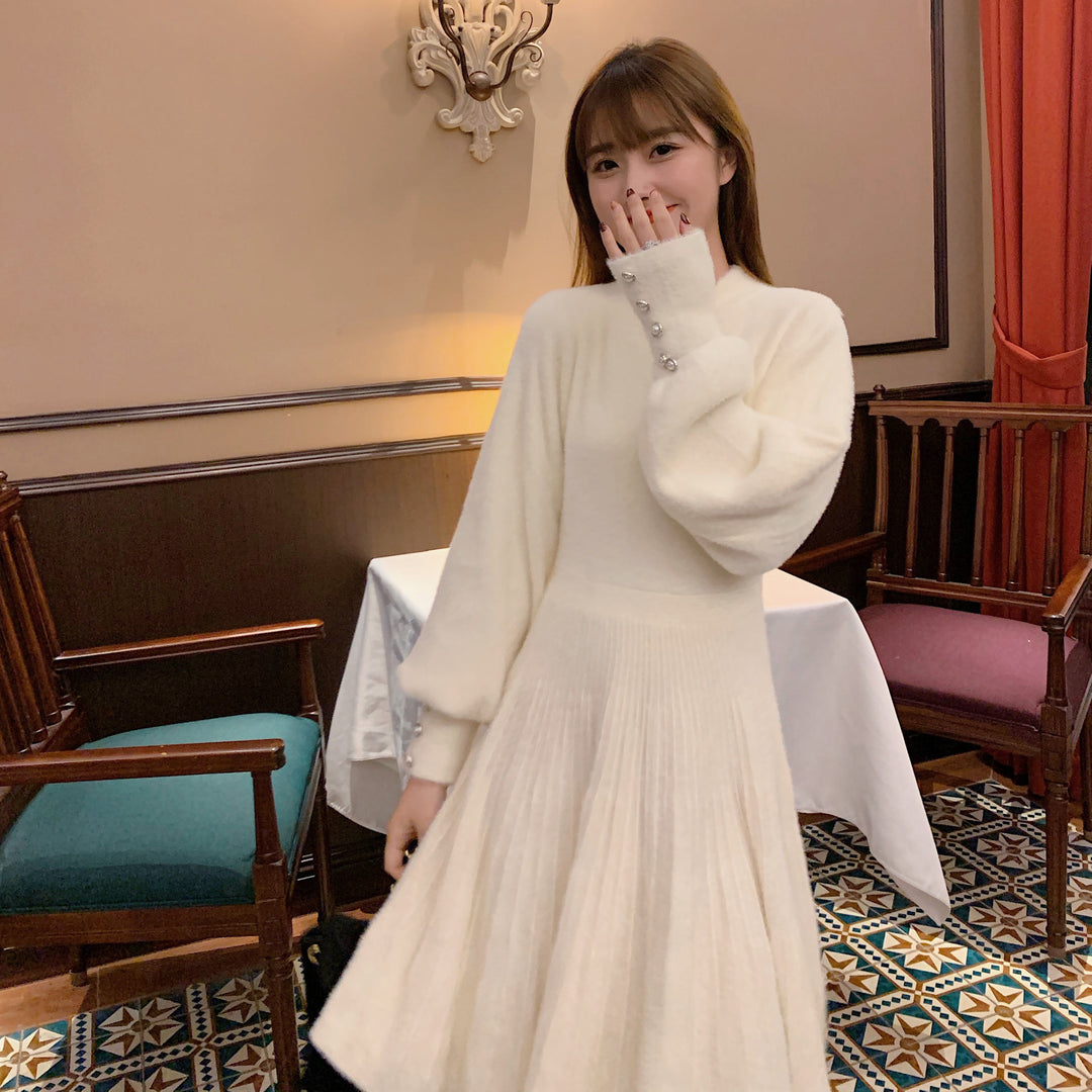 Robe en tricot pour femmes avec des manches bouffantes à la mode et des détails de bouton Chic & Stil