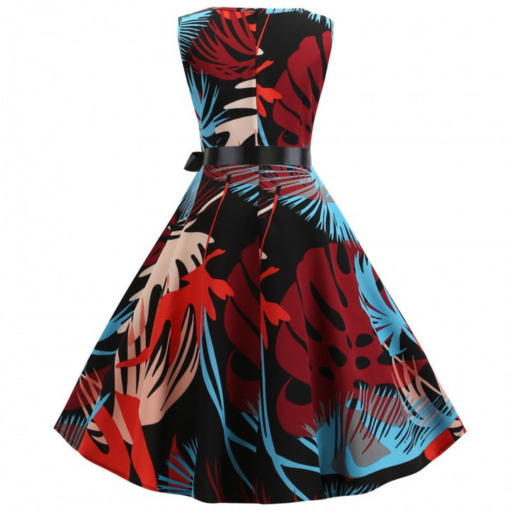 Robe évasée pour femmes avec un motif floral et une ceinture à la taille Chic & Stil