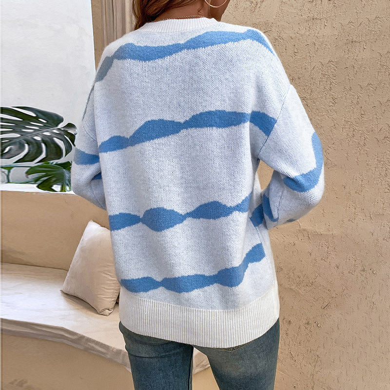 Casual sweater for women with a modern wave pattern and a loose fit Lune London