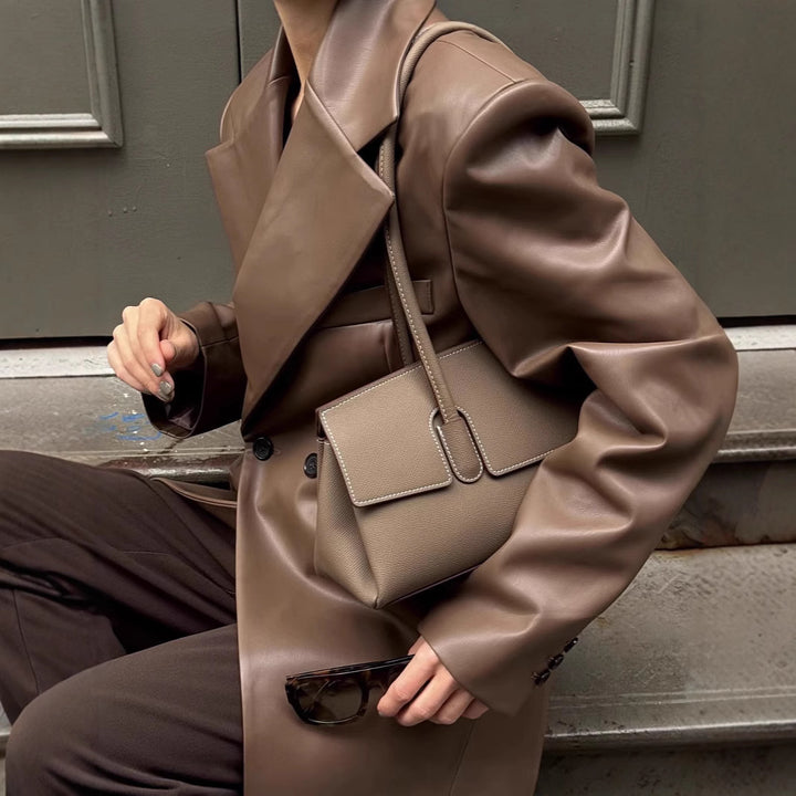 Blazer jacket in faux leather for women with an elegant style and oversized cut Lune London