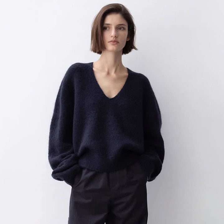 Comfortable sweater for women with deep V-neck and voluminous sleeves Lune London