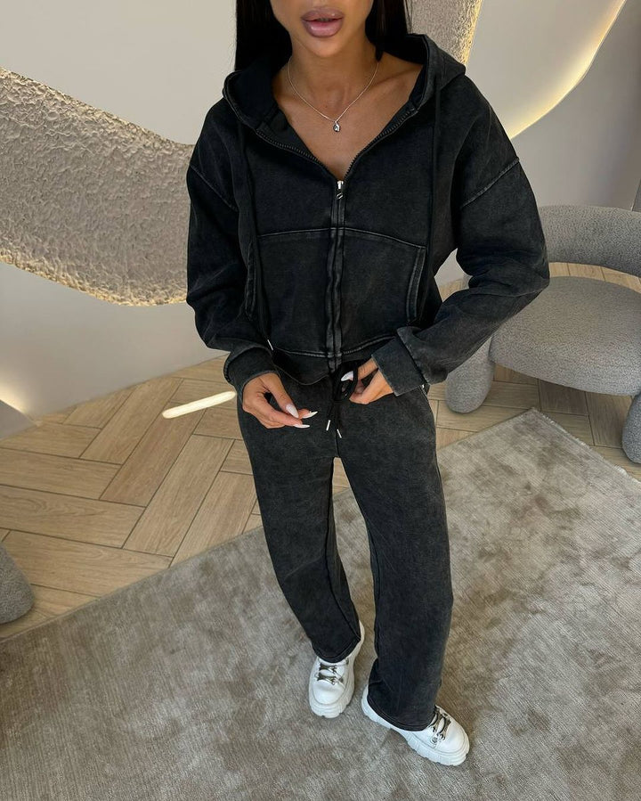 Ensemble de loisirs pour femmes avec sweat à capuche et pantalon de jogging au look moderne Chic & Stil