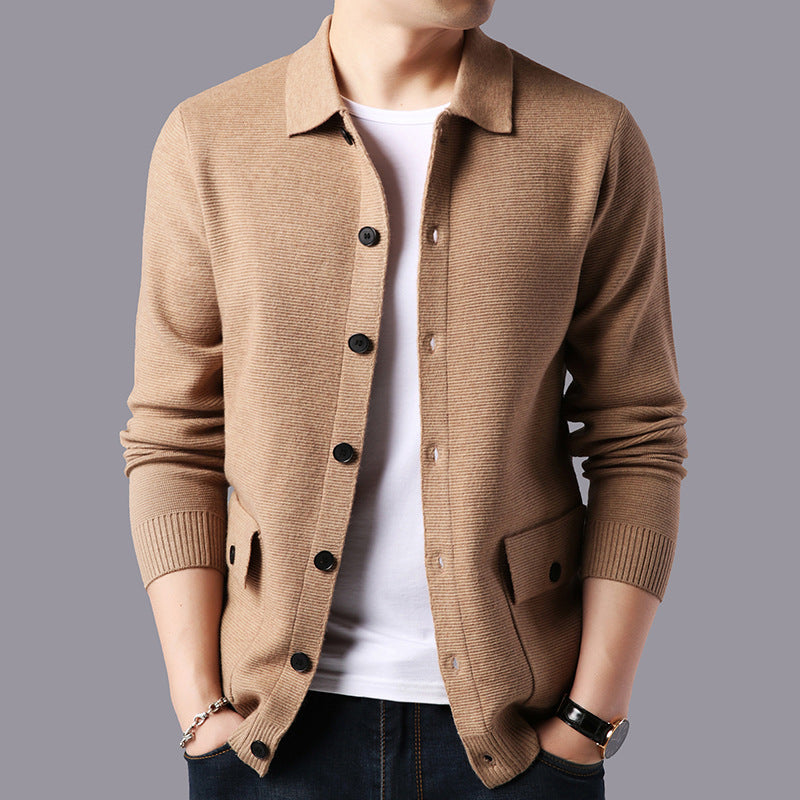 Casual cardigan for men with practical pockets and a button closure Lune London