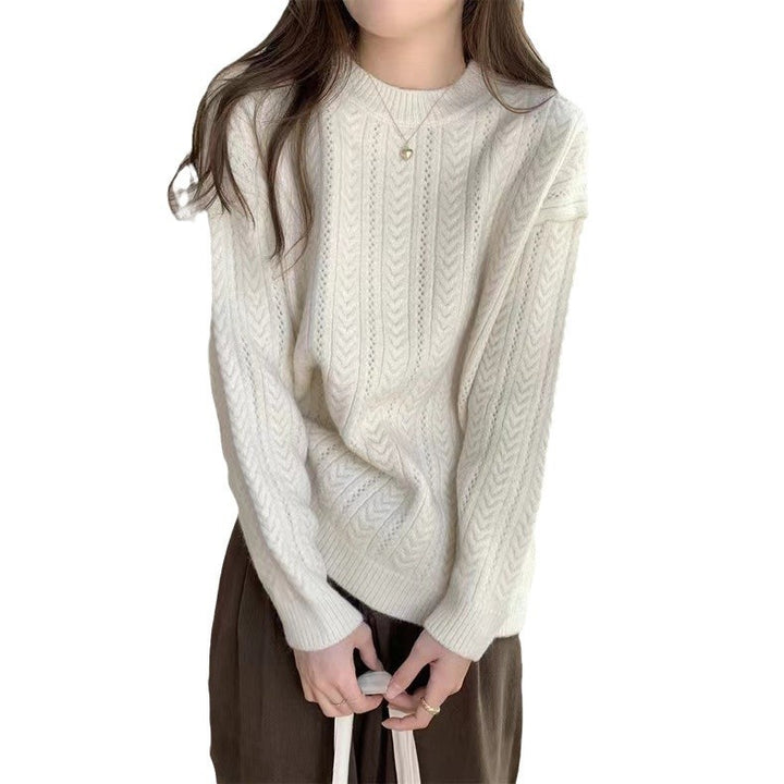Women’s chunky knit sweater with a modern braid pattern and a high round neck Lune London