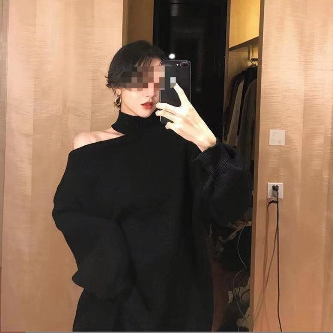 Oversized sweater for women with a deep neckline and high collar Lune London
