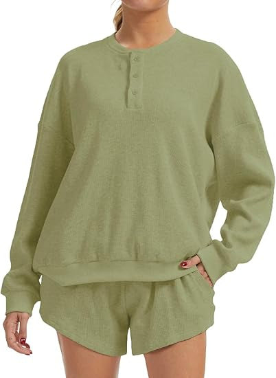 Ensemble de pull surdimensionné décontracté et de shorts Chic & Stil pour femmes