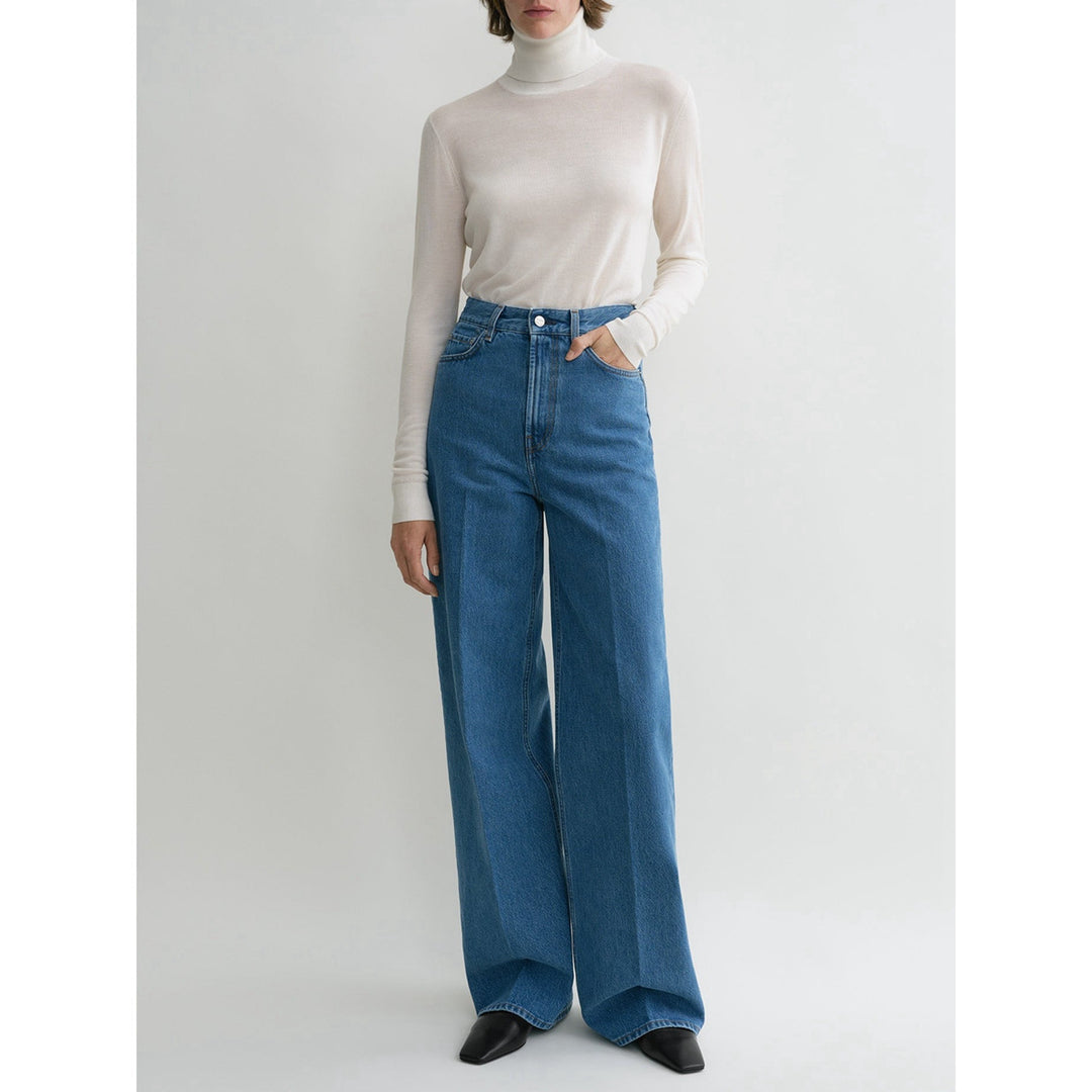 High-waisted loose jeans for women in vintage style with pleats Lune London