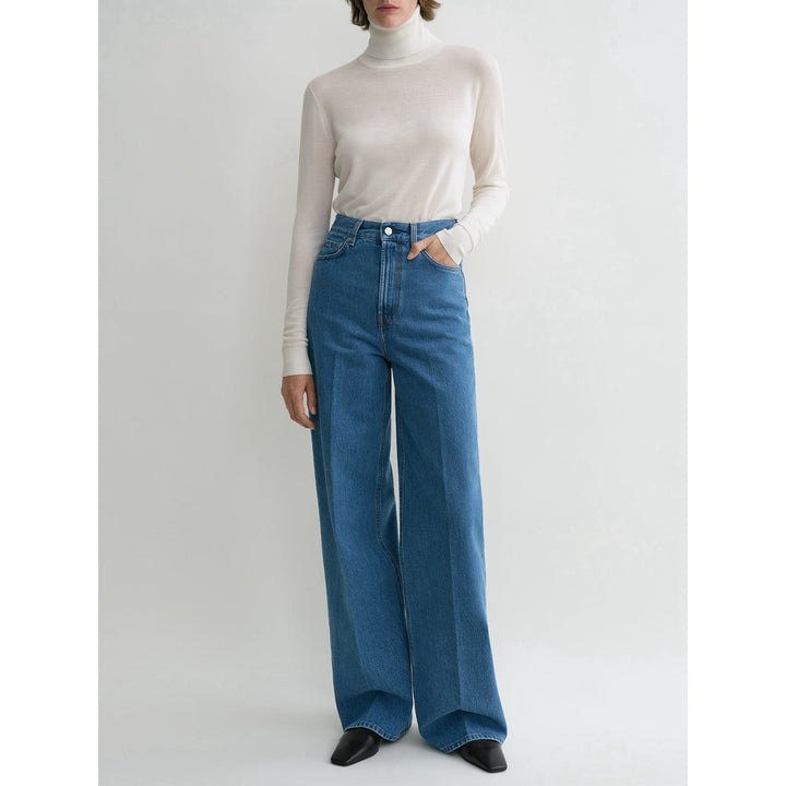 High-waisted loose jeans for women in vintage style with pleats Lune London
