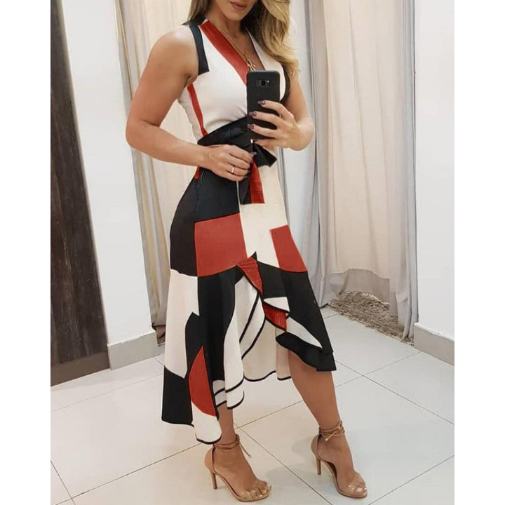 Robe portefeuille femme avec motif graphique moderne et détail de ceinture Chic & Stil