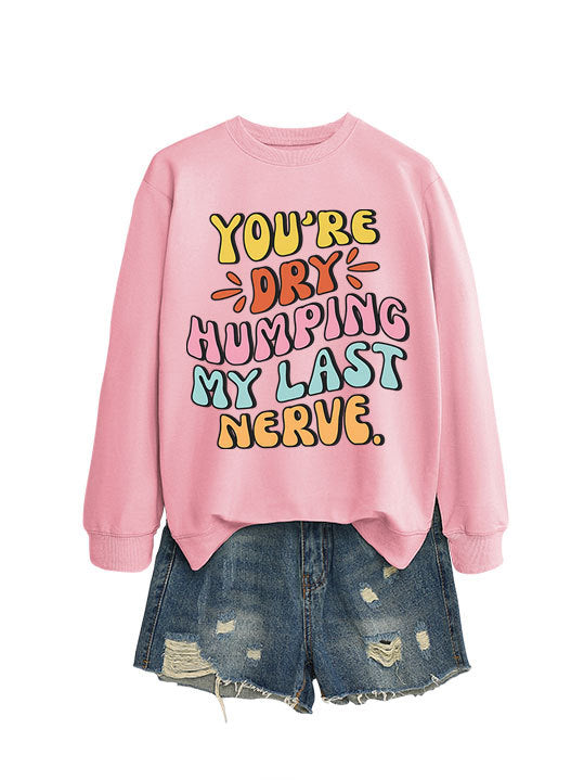 Sweat-shirt femme avec slogan de bande dessinée joyeux et coupe décontractée Chic & Stil