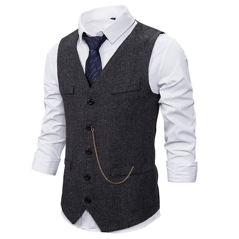 Elegant men's suit vests in herringbone pattern with practical pockets Lune London