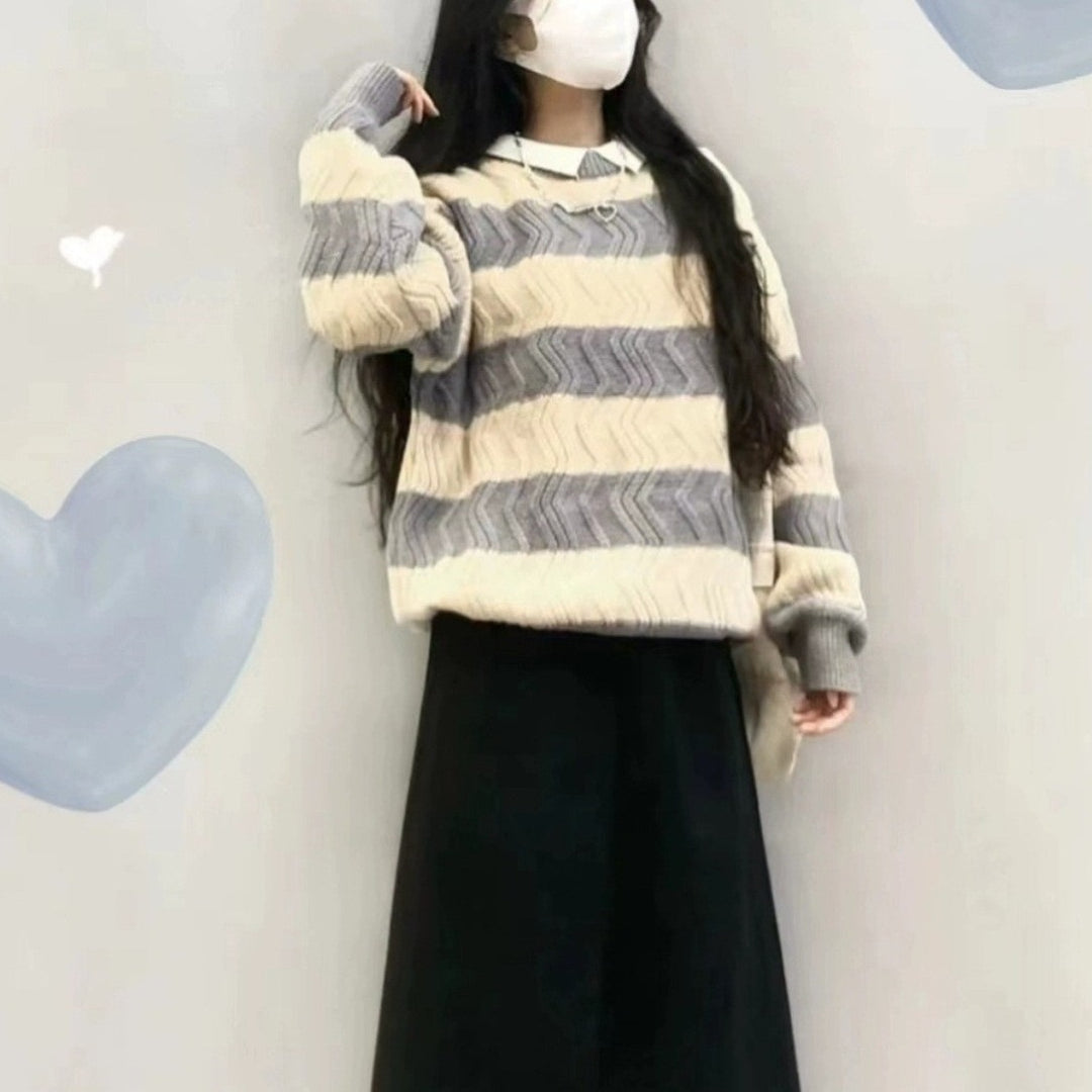 Structured wavy pattern knitted women's sweater Lune London