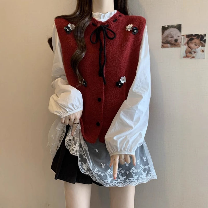 Cardigan pour femmes avec des applications florales décoratives et fermeture à nouer Chic & Stil